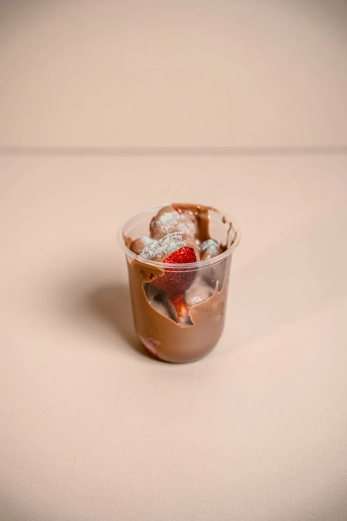 Strawberry Cup: Milk Chocolate