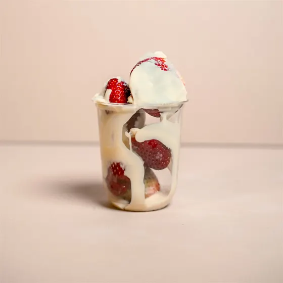 Strawberry Cup - White Chocolate