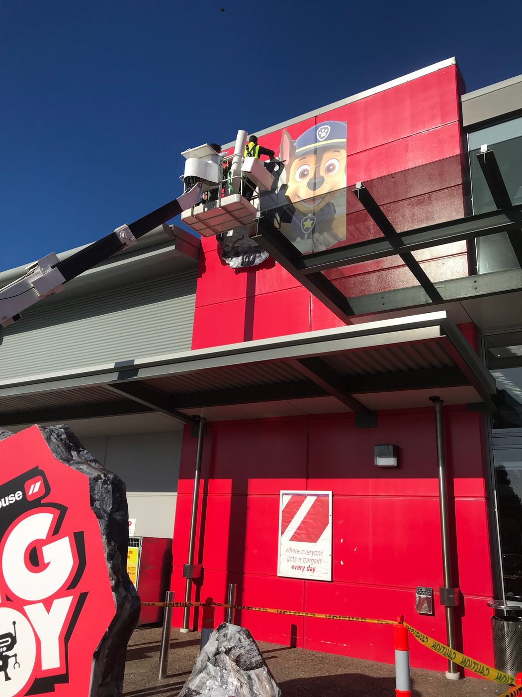 Building Signage and Installation