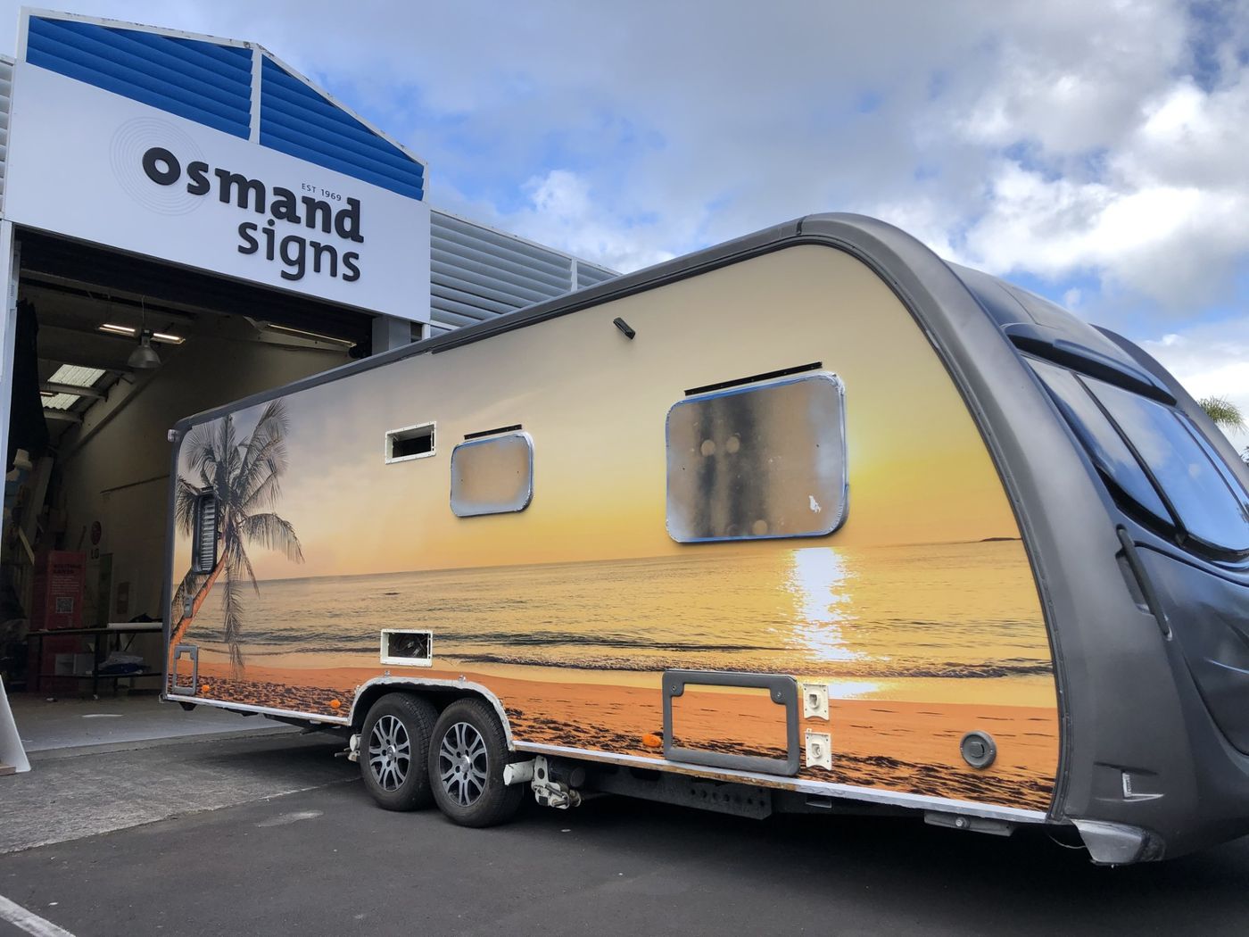Vehicle Signage & Vehicle Wrapping